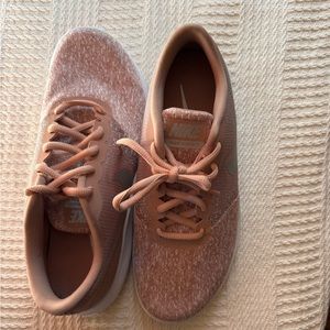 Sneakers Nike women’s size 8